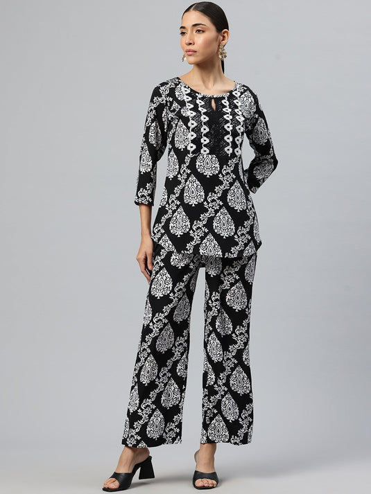 Women Lace Detail Yoke Design Floral Printed Top with Trousers