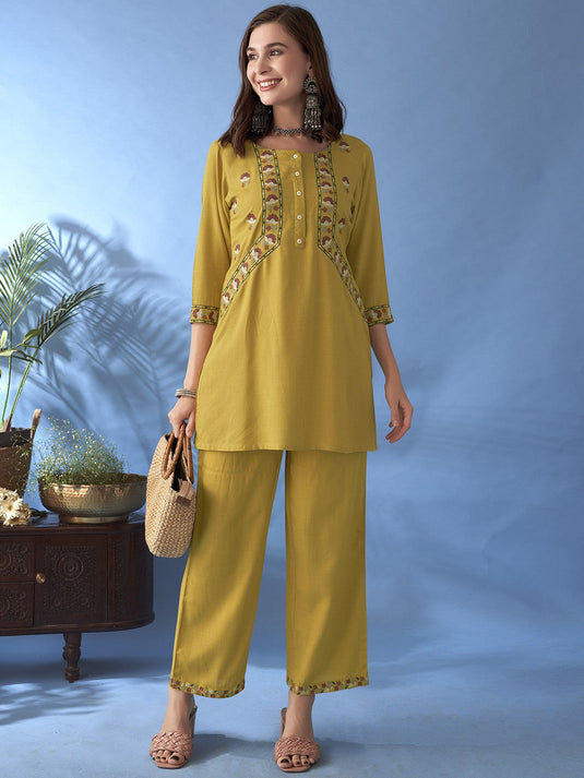 Round Neck Thread Work Top With Trousers